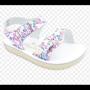 Sun San Sea Wees Floral Sandals. Size 2.